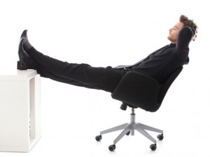 ישיבה ממושכת עלולה לגרום לכאבי גב: כך תשמרו על הגב שלכם
